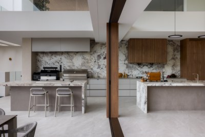 882 Dalkeith Residence