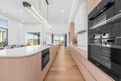 Sherrard Residence – Curved Blonde Oak Joinery