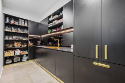 Oak Stone Kitchen and Butlers Pantry